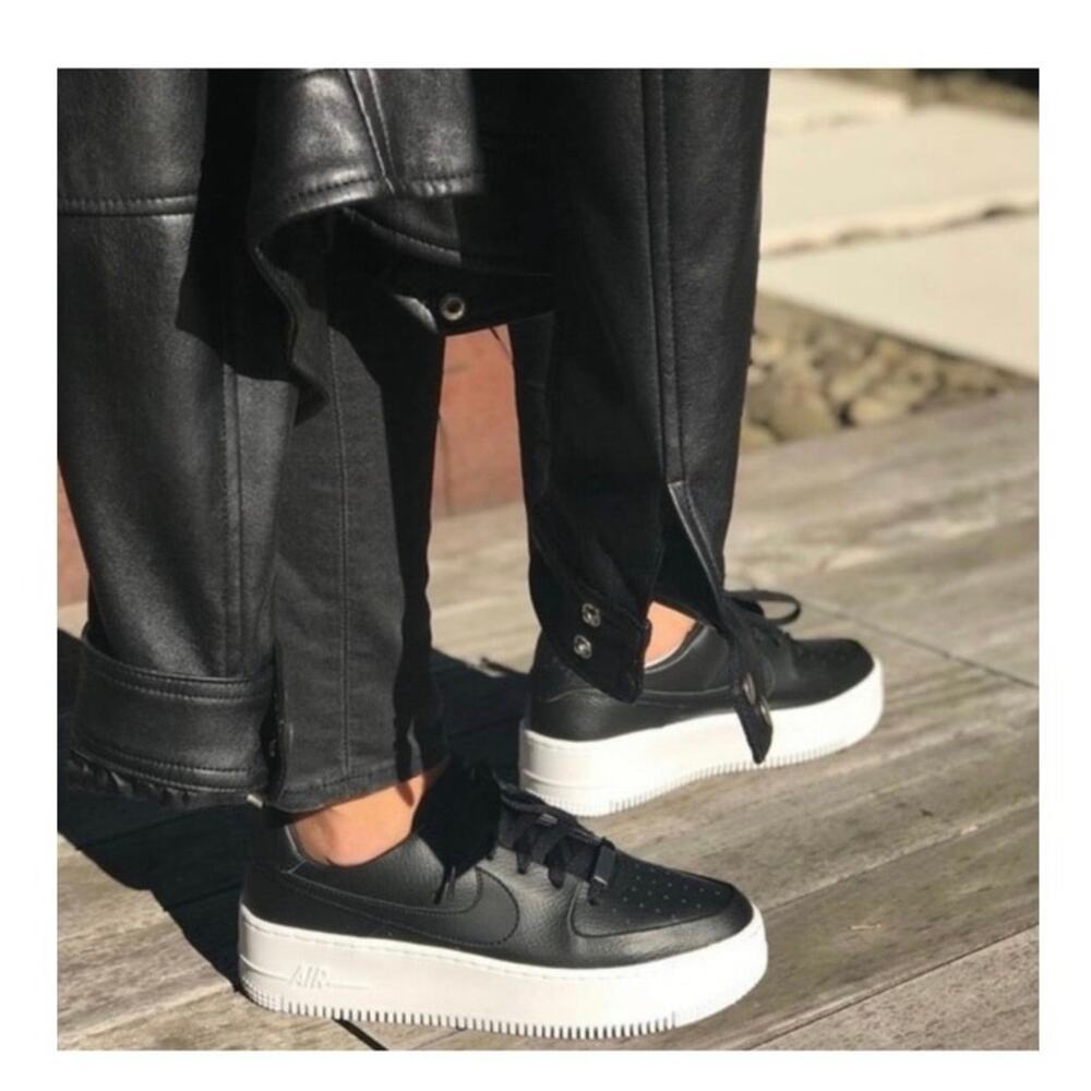 Nike Air Force 1 Sage Low Black Women’s 9 | Platform AF1 Sneakers EUC Streetwear - Picture 3 of 11